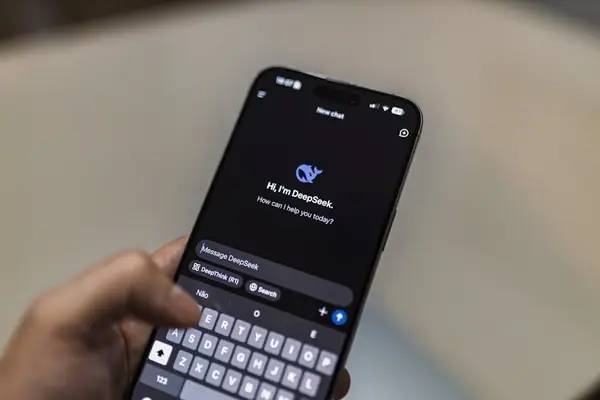 En illustrasjon av Chat GPT fra OpenAI i bruk.