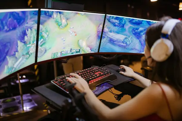 E-sport konkurranse med Fortnite og League of Legends
