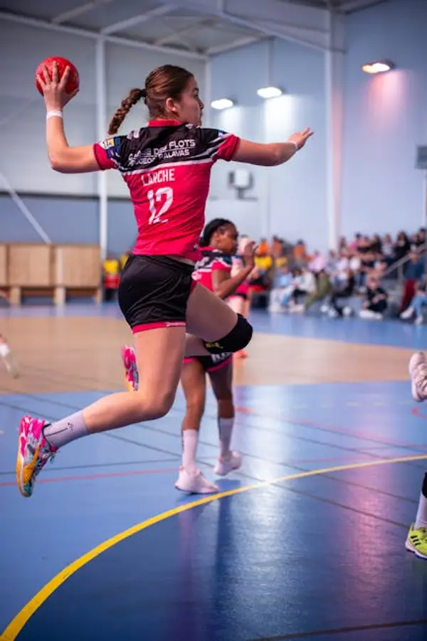 Spillere i håndballkamp