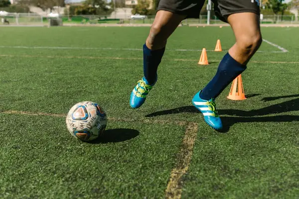 Hvordan velge riktige fotballsko: Tips og råd