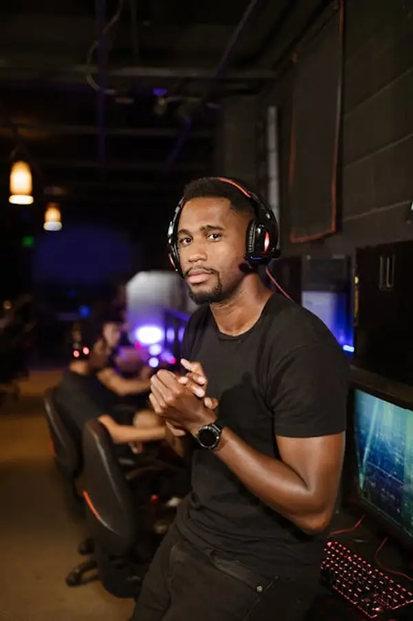 En spennende e-sportturnering med spillere i aksjon